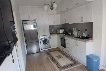 Satılır Köhnə Tikili Gənclikdə