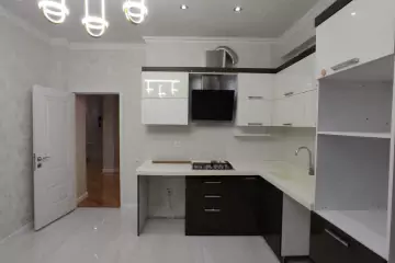 Satılır Yeni Tikili Bakı Kinoteatrıda