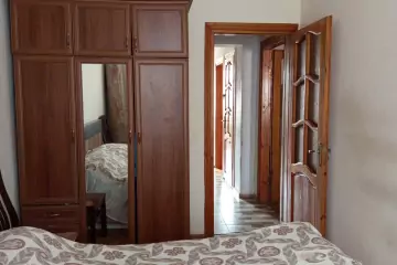 Satılır Köhnə Tikili 8-ci Kilometrdə
