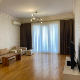 Kirayə 3 otaqlı Yeni Tikili 140 m², 28 May metrosu ətrafı
