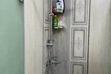 Satılır Köhnə Tikili Elmler Akademiyasıda