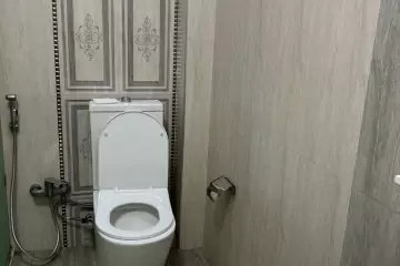 Satılır Köhnə Tikili Elmler Akademiyasıda