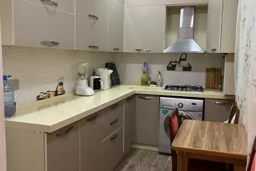 Satılır Köhnə Tikili Elmler Akademiyasıda