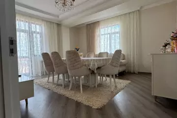 Satılır Yeni Tikili Bakıxanovda
