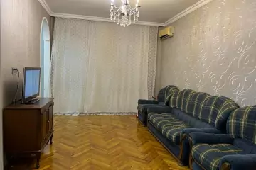 Satılır Köhnə Tikili Elmler Akademiyasıda