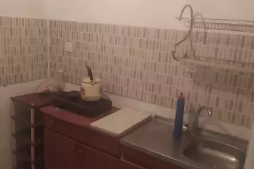 Aylıq Kirayə Köhnə Tikili Binədə