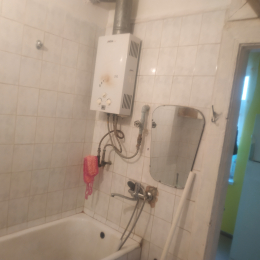 Kirayə 2 otaqlı Köhnə Tikili 47 m², 8-ci mikrorayon