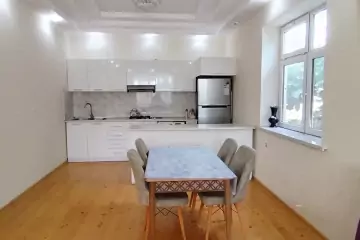 Satılır Həyət Evi Buzovnada
