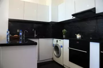 Günlük Kirayə Yeni Tikili 8-ci Kilometrdə