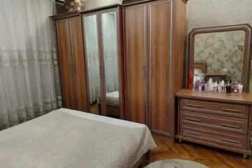 Satılır Köhnə Tikili Bakıxanovda