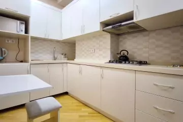 Günlük Kirayə Yeni Tikili 8-ci Kilometrdə