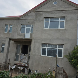 Satılır 6 otaqlı bağ evi 240 m², 4 sot  torpaq, Buzovna