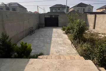 Satılır Həyət Evi Yeni Bakida