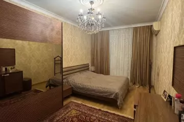 Satılır Köhnə Tikili Xətai Park Yaşayış Kompleksida