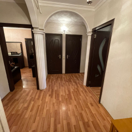 Satılır 3 otaqlı Köhnə Tikili 75 m², Hüseyn Cavid parkı