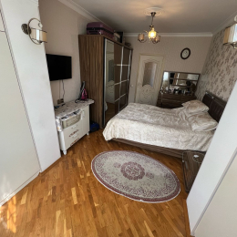 Satılır 3 otaqlı Köhnə Tikili 90 m², 8-ci kilometr
