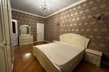 Aylıq Kirayə Yeni Tikili Elmler Akademiyasıda