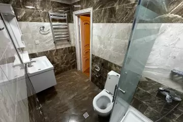 Aylıq Kirayə Yeni Tikili Elmler Akademiyasıda