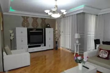 Aylıq Kirayə Yeni Tikili Gənclik Mallda