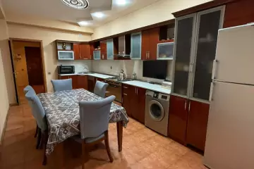 Satılır Yeni Tikili 28 May Metrosu ətrafında