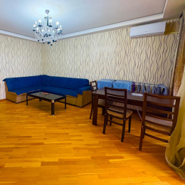Kirayə 2 otaqlı Köhnə Tikili 65 m², Mərkəz