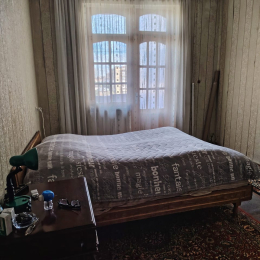 Satılır 3 otaqlı Köhnə Tikili 148 m², Bakı kinoteatrı