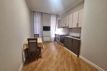 Satılır Yeni Tikili Elmler Akademiyasıda