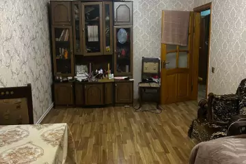 Satılır Köhnə Tikili Bakı Kinoteatrıda