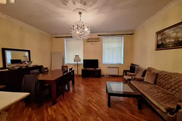 Satılır Köhnə Tikili İçərişəhərdə