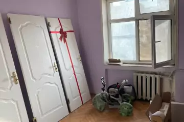 Satılır Köhnə Tikili Ukraniya Dairəsida