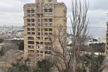 Aylıq Kirayə Köhnə Tikili Mərkəzdə