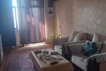 Satılır Köhnə Tikili Bakı Kinoteatrıda