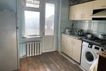 Satılır Köhnə Tikili Ukraniya Dairəsida