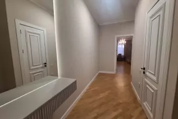 Satılır Yeni Tikili Elmler Akademiyasıda