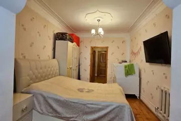 Satılır Köhnə Tikili 8-ci Mikrorayonda