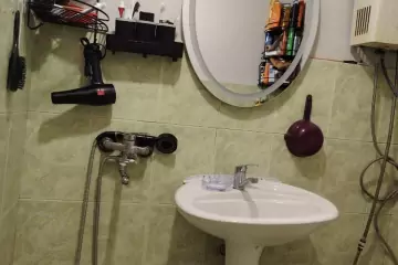 Satılır Köhnə Tikili Bakı Kinoteatrıda