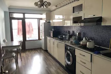 Satılır Yeni Tikili Gəncə Prospektində