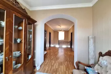 Satılır Villa 8-ci Mikrorayonda