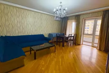 Aylıq Kirayə Köhnə Tikili Mərkəzdə