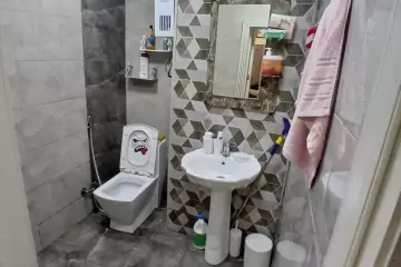 Satılır Köhnə Tikili Qaraçuxurda