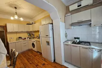 Satılır Köhnə Tikili 8-ci Mikrorayonda