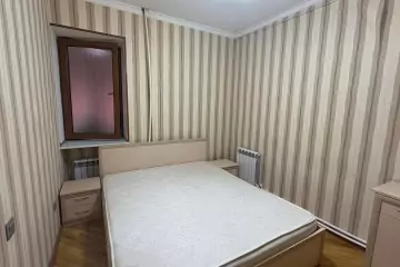 Aylıq Kirayə Köhnə Tikili Mərkəzdə