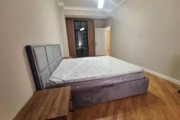 Satılır Yeni Tikili Elmler Akademiyasıda