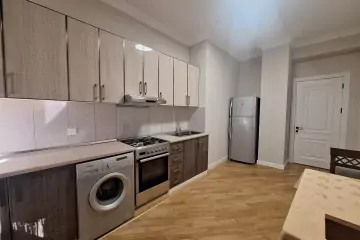 Satılır Yeni Tikili Elmler Akademiyasıda