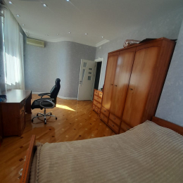 Satılır 6 otaqlı Yeni Tikili 260 m², 8-ci mikrorayon