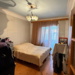 Satılır 3 otaqlı Köhnə Tikili 70 m², Qaraçuxur