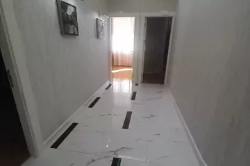 Satılır Yeni Tikili 8-ci Mikrorayonda 