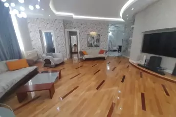 Satılır Yeni Tikili 8-ci Mikrorayonda 