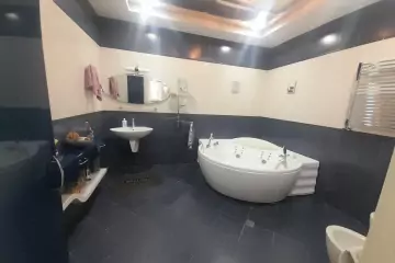 Satılır Yeni Tikili 8-ci Mikrorayonda 