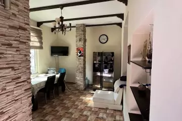 Satılır Köhnə Tikili Elmler Akademiyasıda 